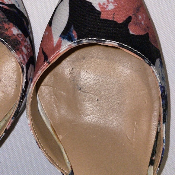 JustFab Black and White Stripe with Floral Pumps Size 5.5 *bonus wallet* - Picture 5 of 9